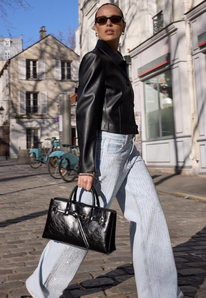 Kort blazer i skinnimitasjon