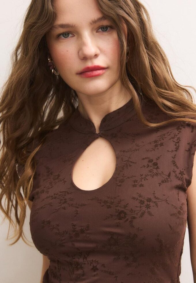 Kort kjole i qipao-stil