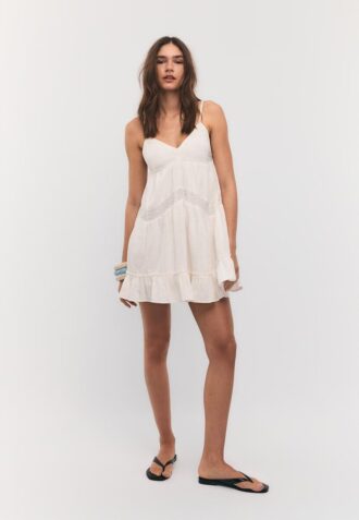 Kort kjole med blonder