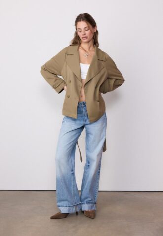 Kort, løstsittende trenchcoat med belte