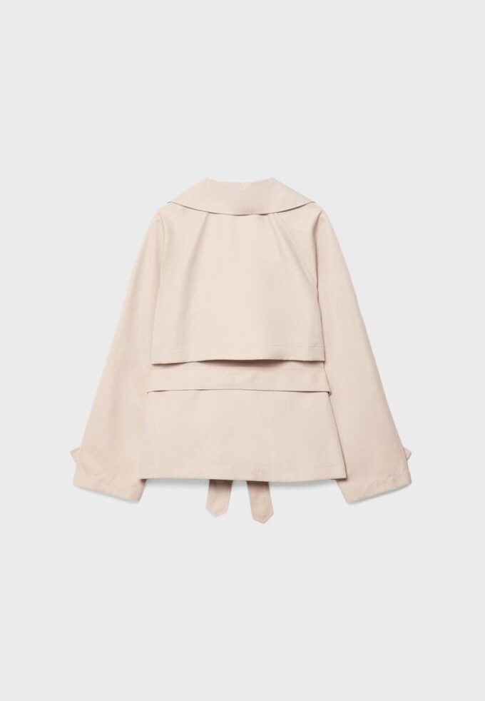 Kort, løstsittende trenchcoat med belte