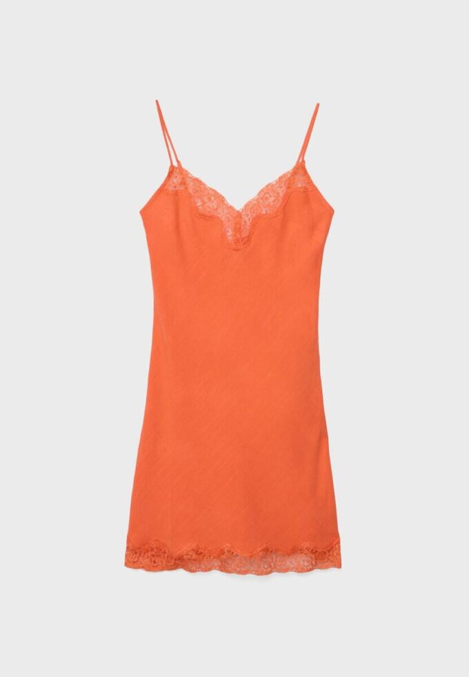 Kort rustikk blonderkjole