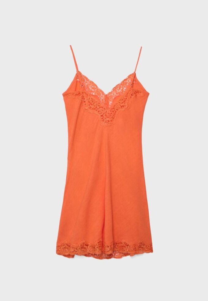 Kort rustikk blonderkjole