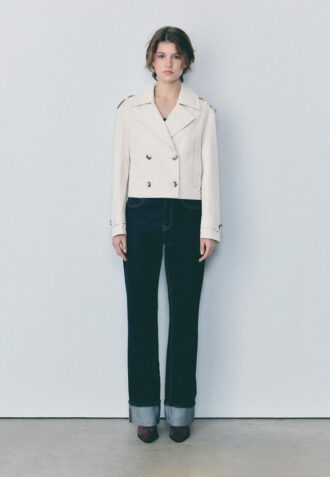 Kort trenchcoat med dobbel knappestolpe