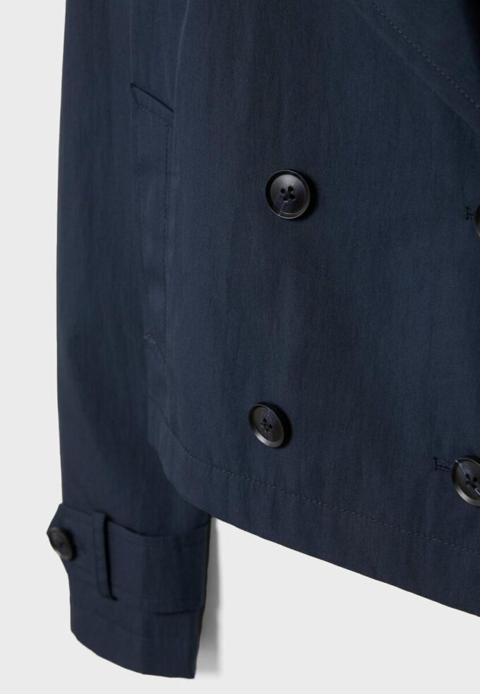 Kort trenchcoat med dobbel knappestolpe