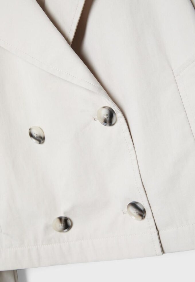 Kort trenchcoat med dobbel knappestolpe