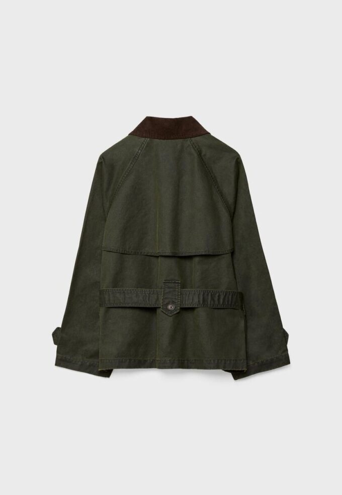 Kort voksbehandlet trenchcoat med belte