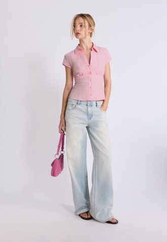 Kortærmet skjorte med søm under brystet