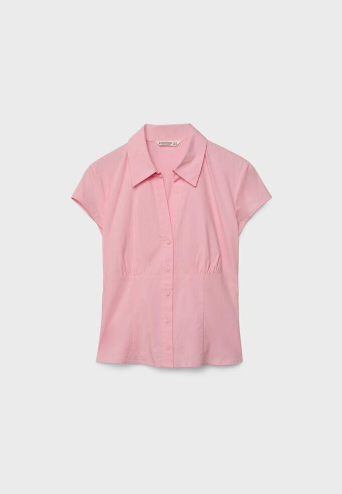 Kortærmet skjorte med søm under brystet