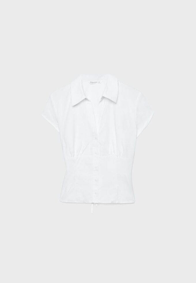 Kortærmet skjorte med søm under brystet