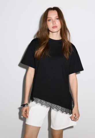 Kortærmet T-skjorte med blonderkant