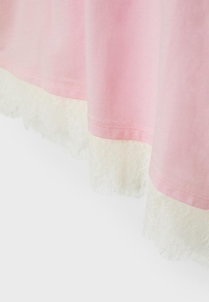 Kortærmet T-skjorte med blonderkant