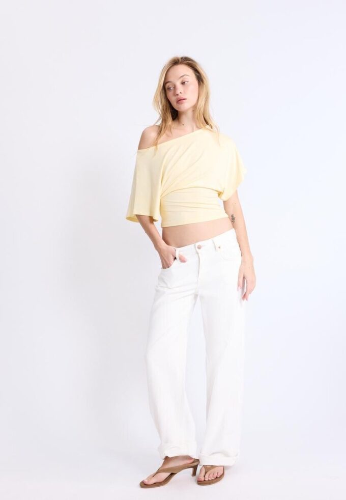 Kortærmet T-skjorte med båthals