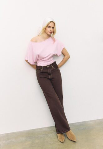 Kortærmet T-skjorte med båthals