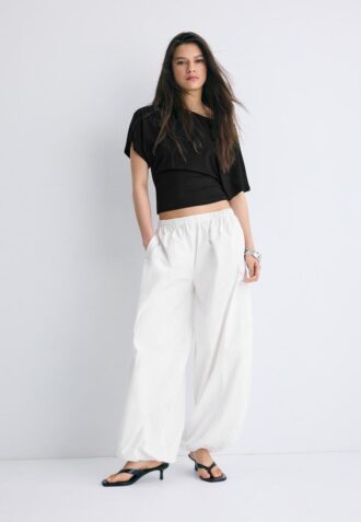 Kortærmet T-skjorte med båthals