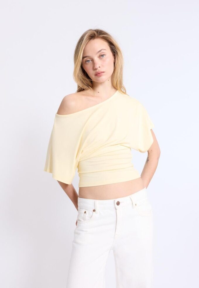 Kortærmet T-skjorte med båthals