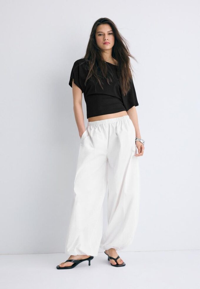 Kortærmet T-skjorte med båthals