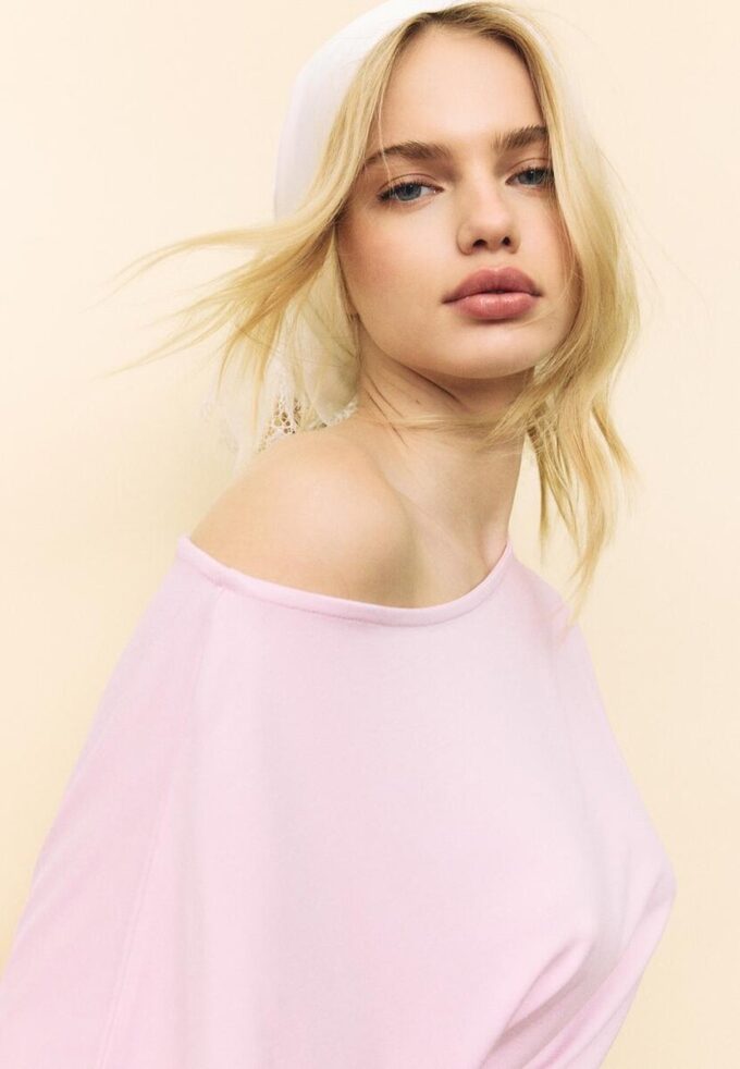 Kortærmet T-skjorte med båthals