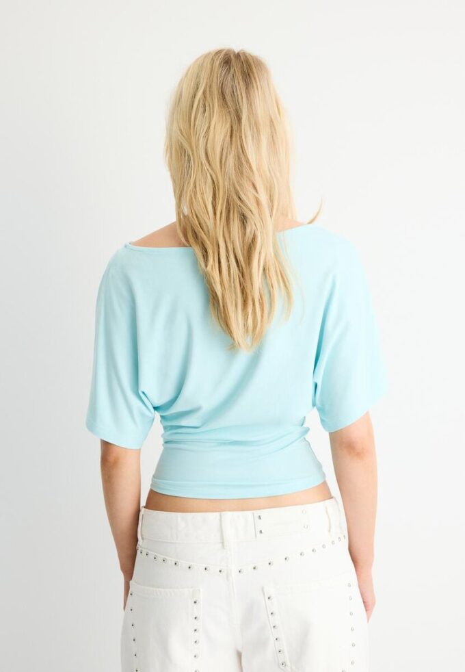 Kortærmet T-skjorte med båthals