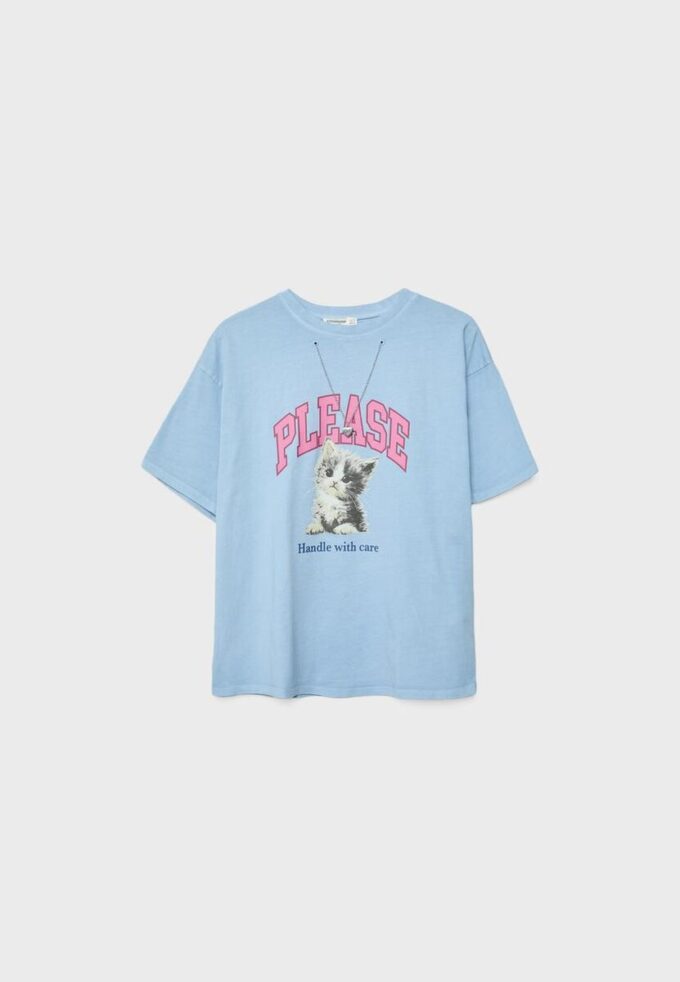 Kortærmet T-skjorte med grafikk og applikasjon