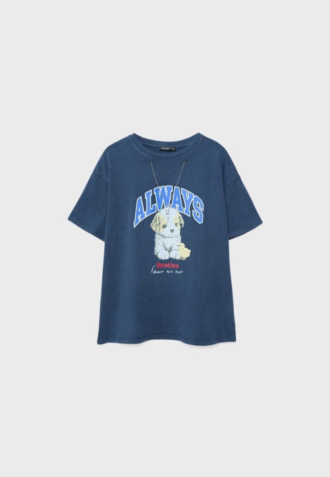 Kortærmet T-skjorte med grafikk og applikasjon