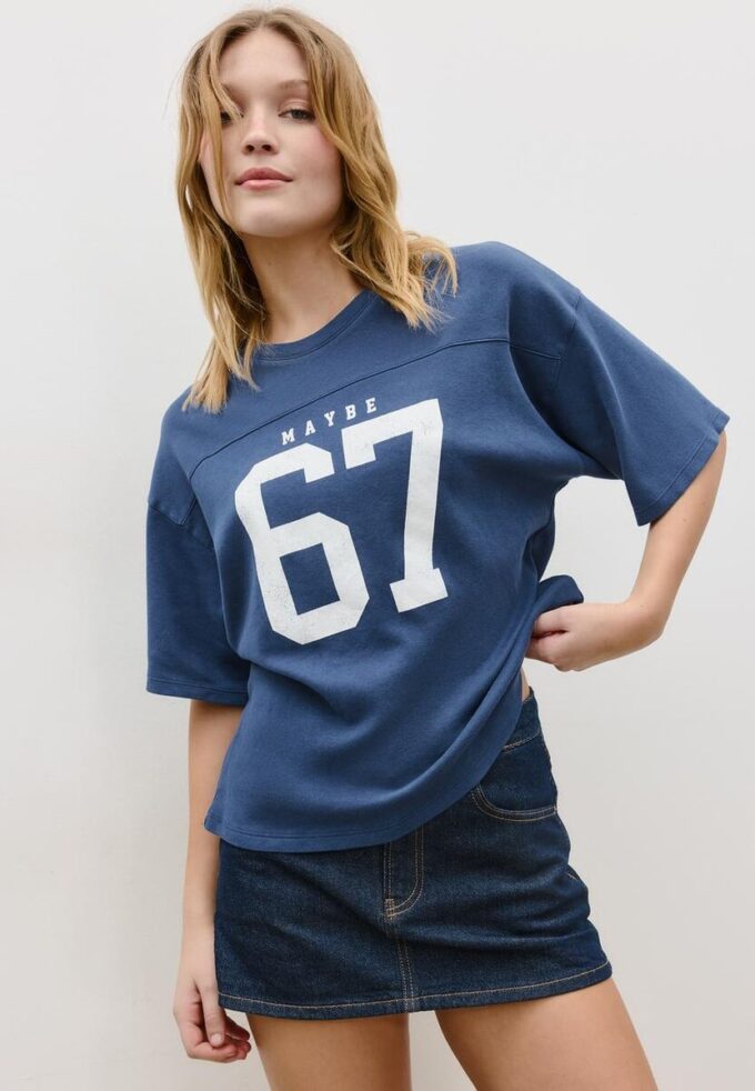 Kortærmet T-skjorte med grafisk detalj