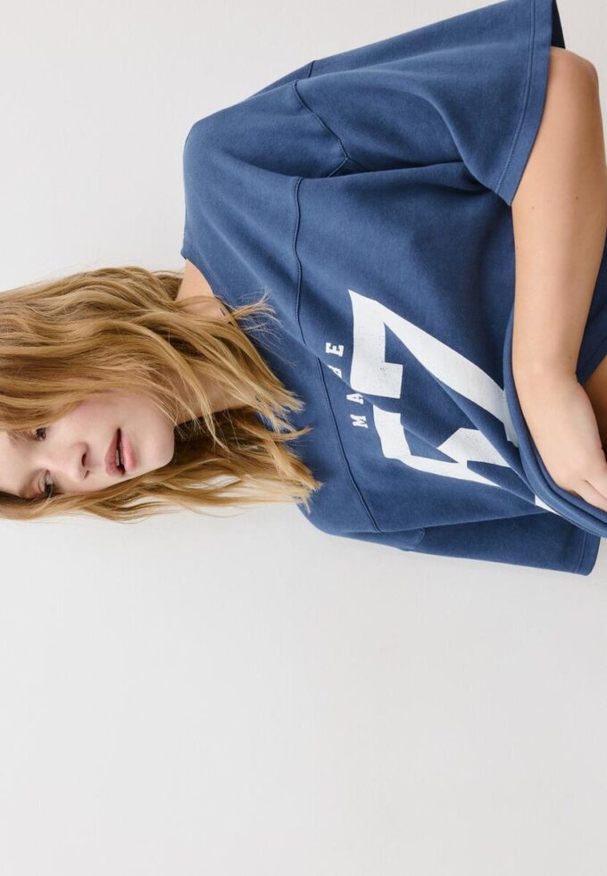 Kortærmet T-skjorte med grafisk detalj