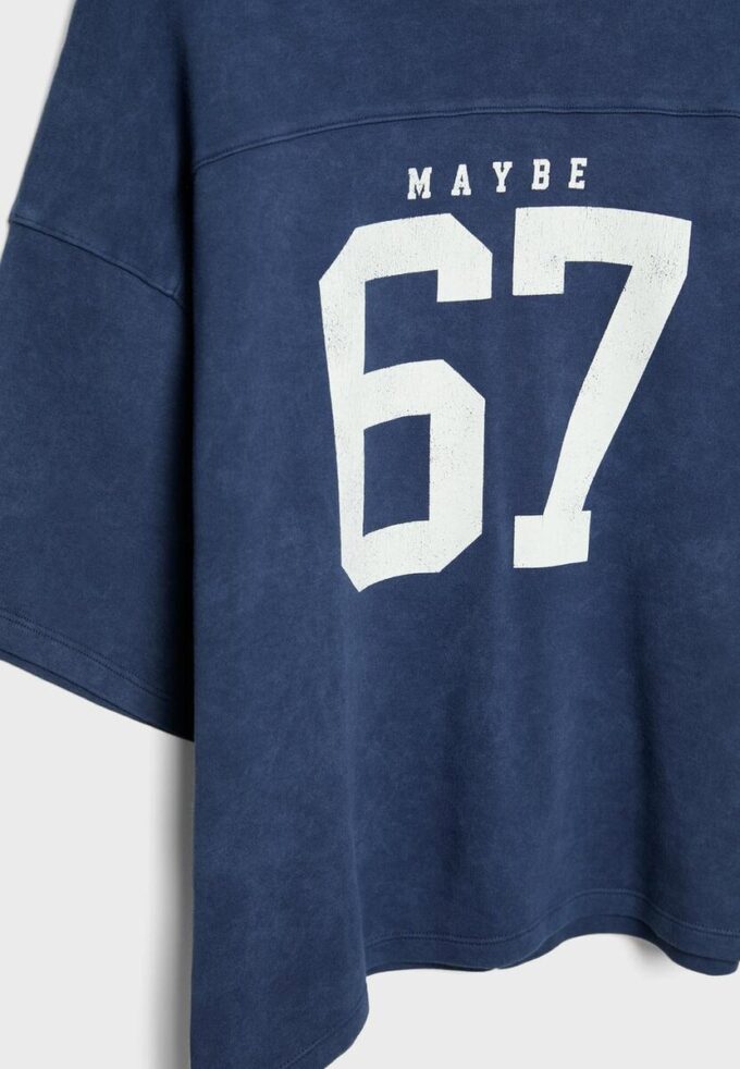 Kortærmet T-skjorte med grafisk detalj