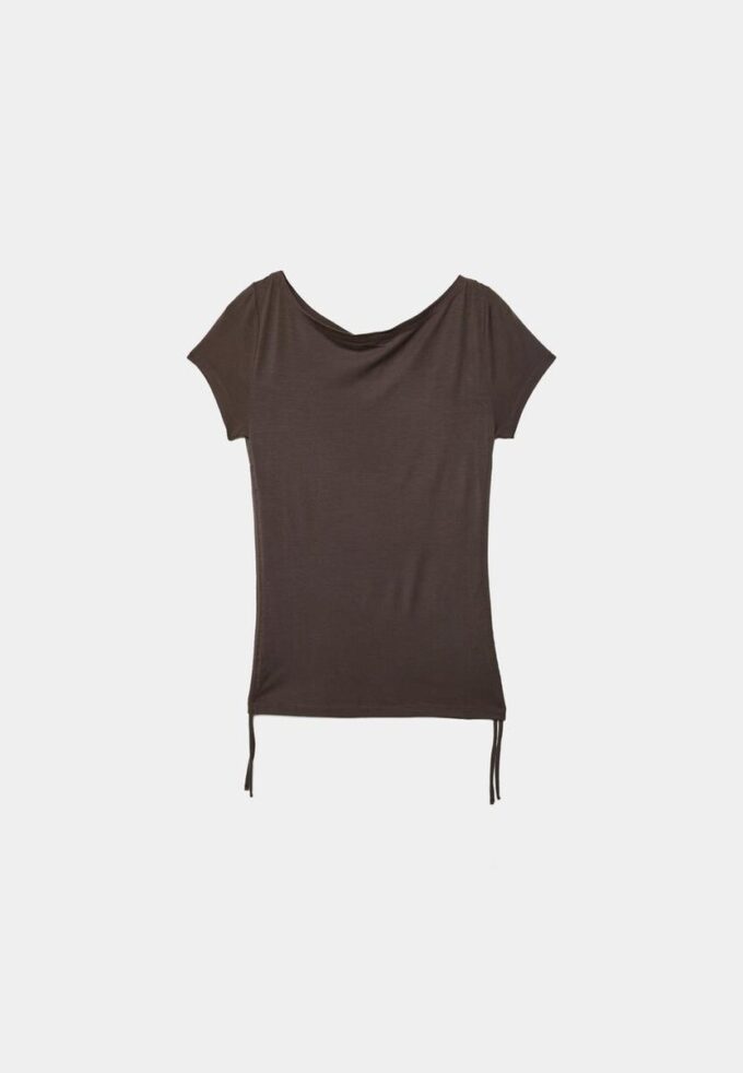 Kortærmet T-skjorte med rynk på siden