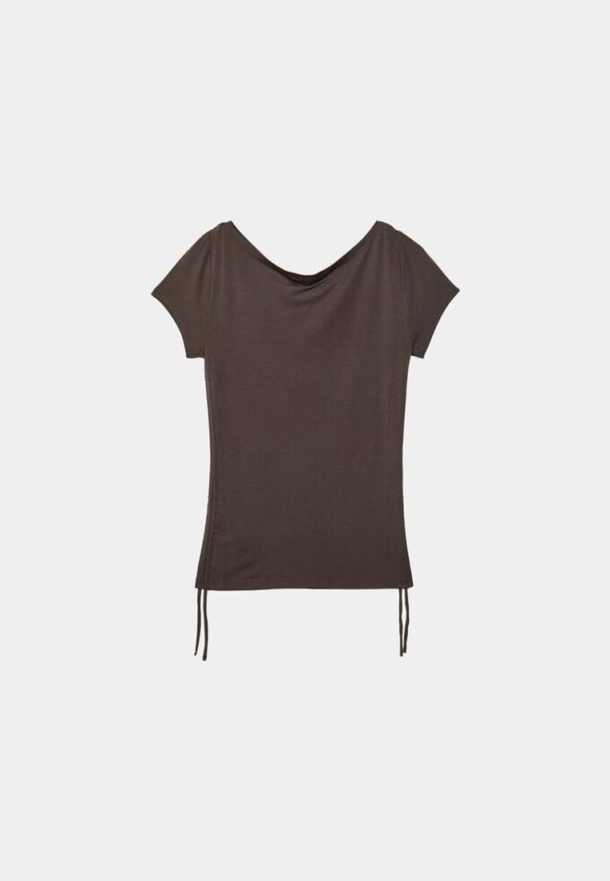 Kortærmet T-skjorte med rynk på siden