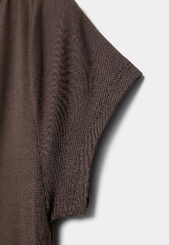 Kortærmet T-skjorte med rynk på siden