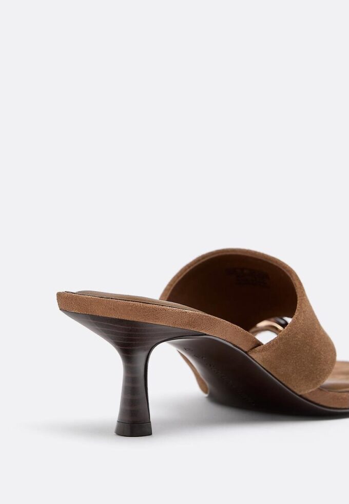 Lærsandaler med lav hæl