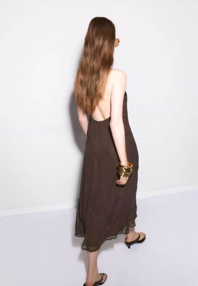 Lang brodert halterneck-kjole