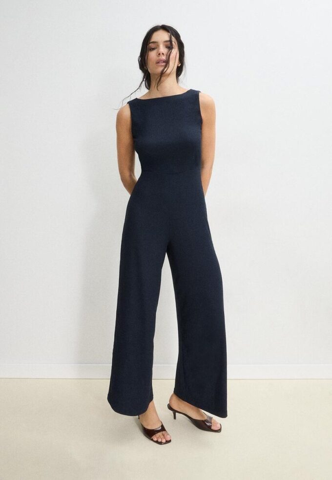 Lang, ermeløs, rett jumpsuit