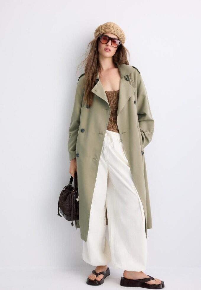 Lang, flytende trenchcoat