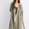Lang, flytende trenchcoat