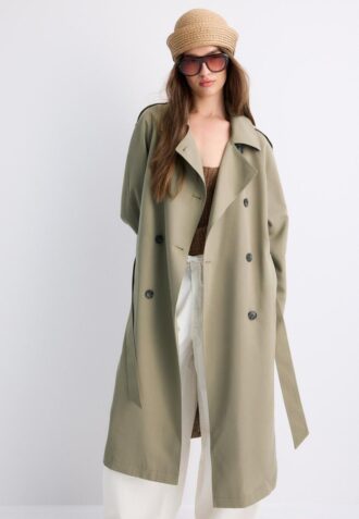 Lang, flytende trenchcoat