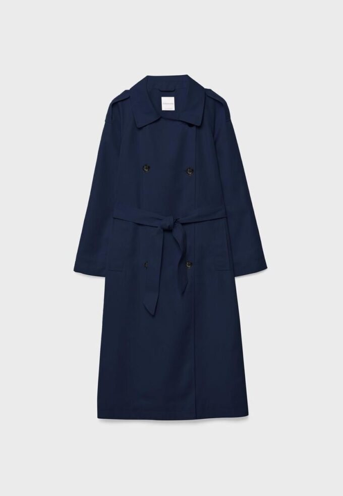 Lang, flytende trenchcoat