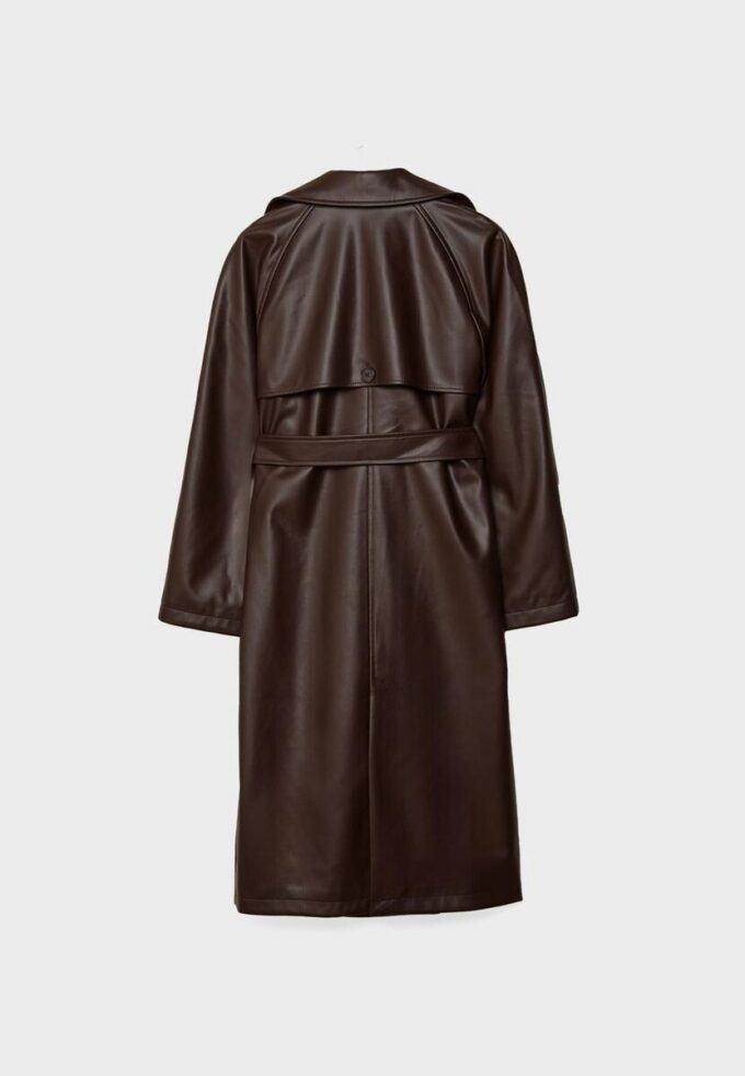 Lang trenchcoat i imitert skinn