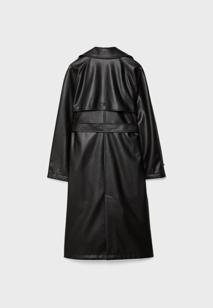 Lang trenchcoat i imitert skinn