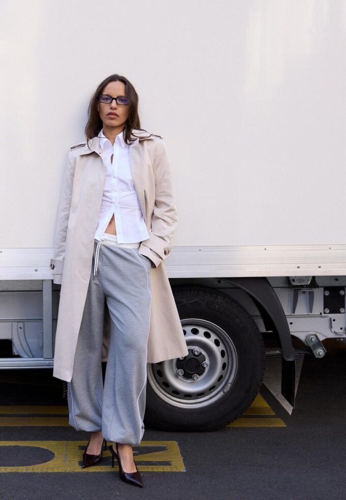 Lang trenchcoat med enkel knappestolpe