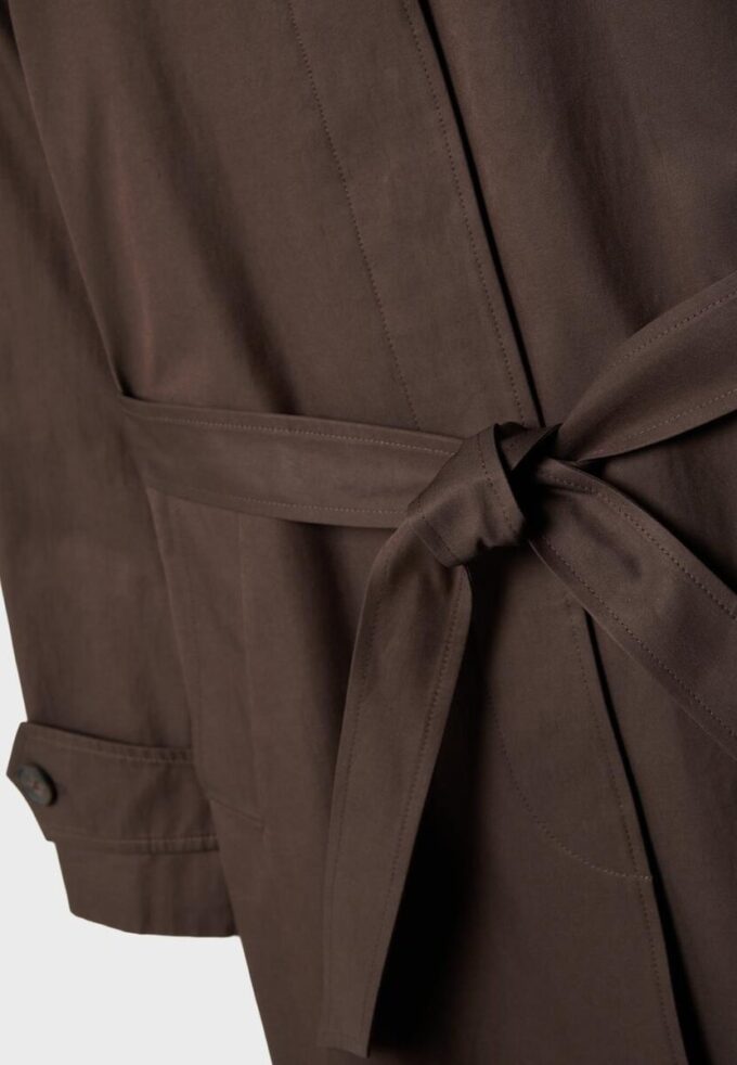 Lang trenchcoat med enkel knappestolpe