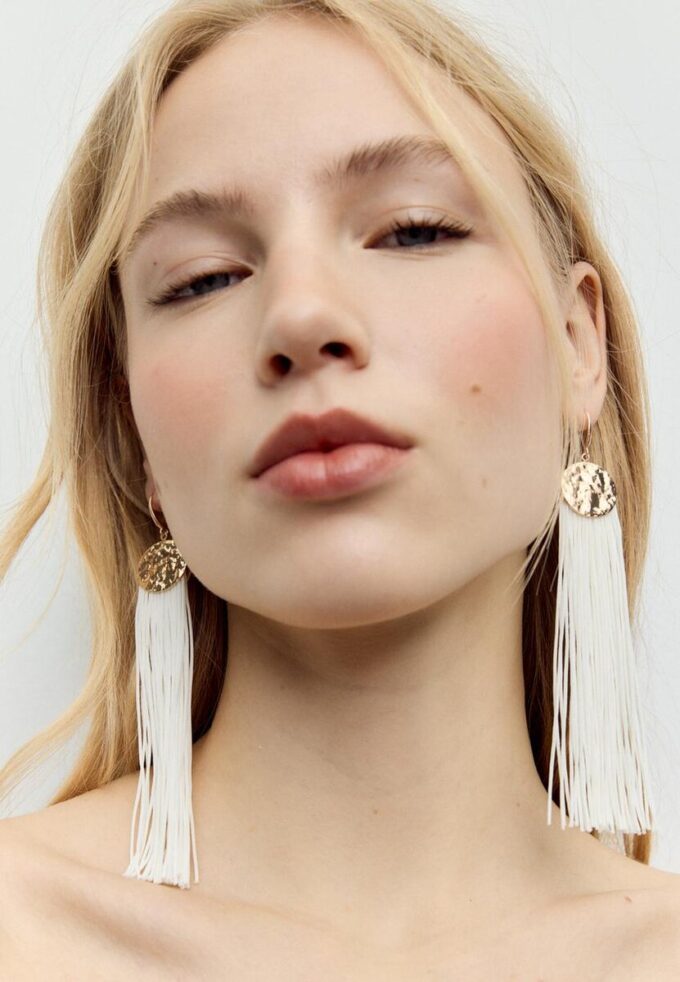 Lange frynseøreringer