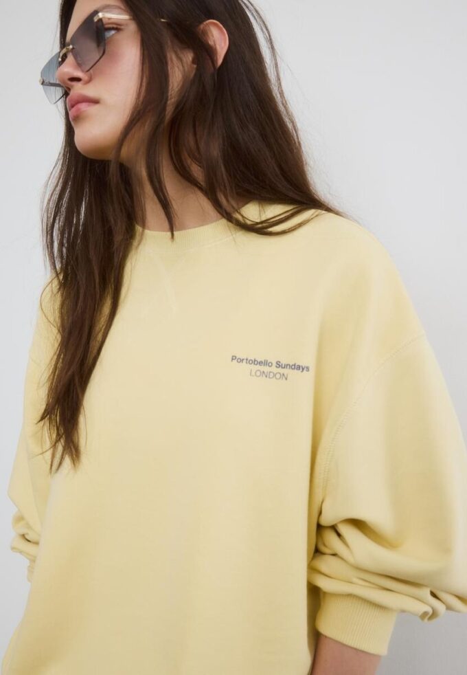 Langermet sweatshirt med rund hals og tekst