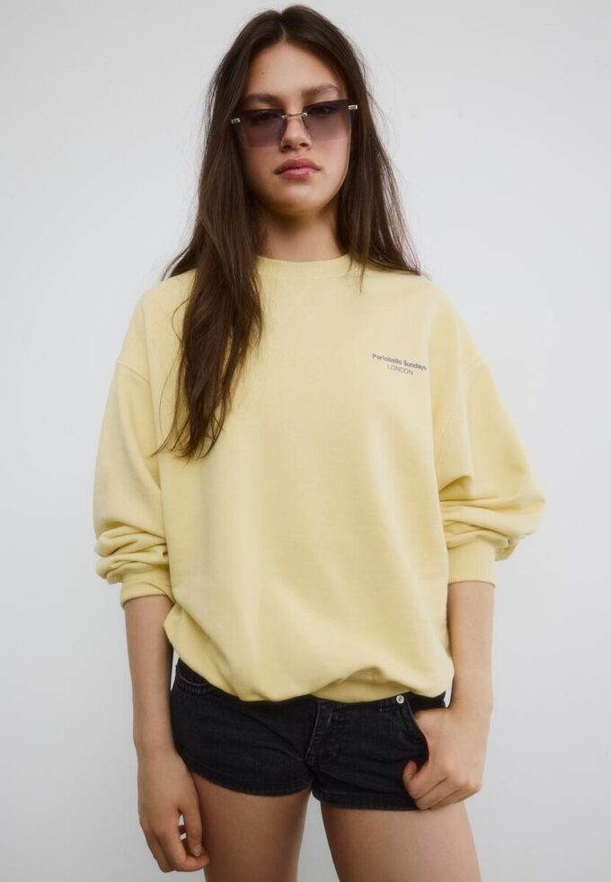 Langermet sweatshirt med rund hals og tekst