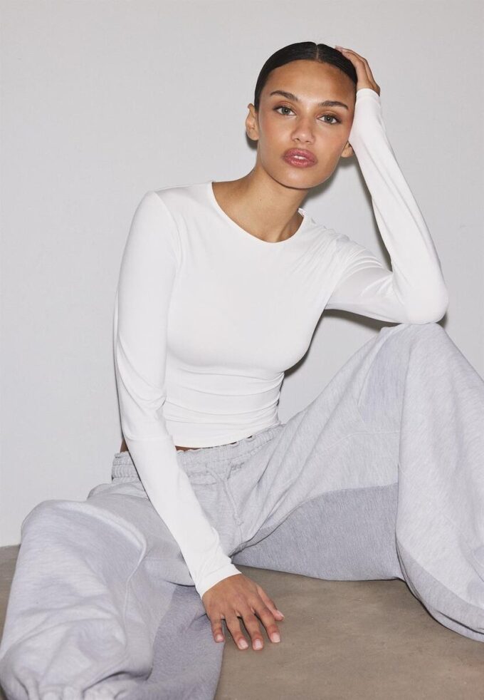 Langermet T-skjorte i polyamid