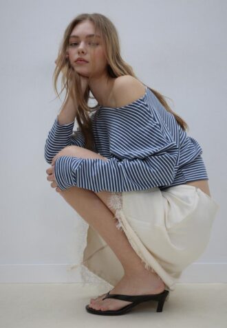 Langermet T-skjorte med båthals og stripete bånd