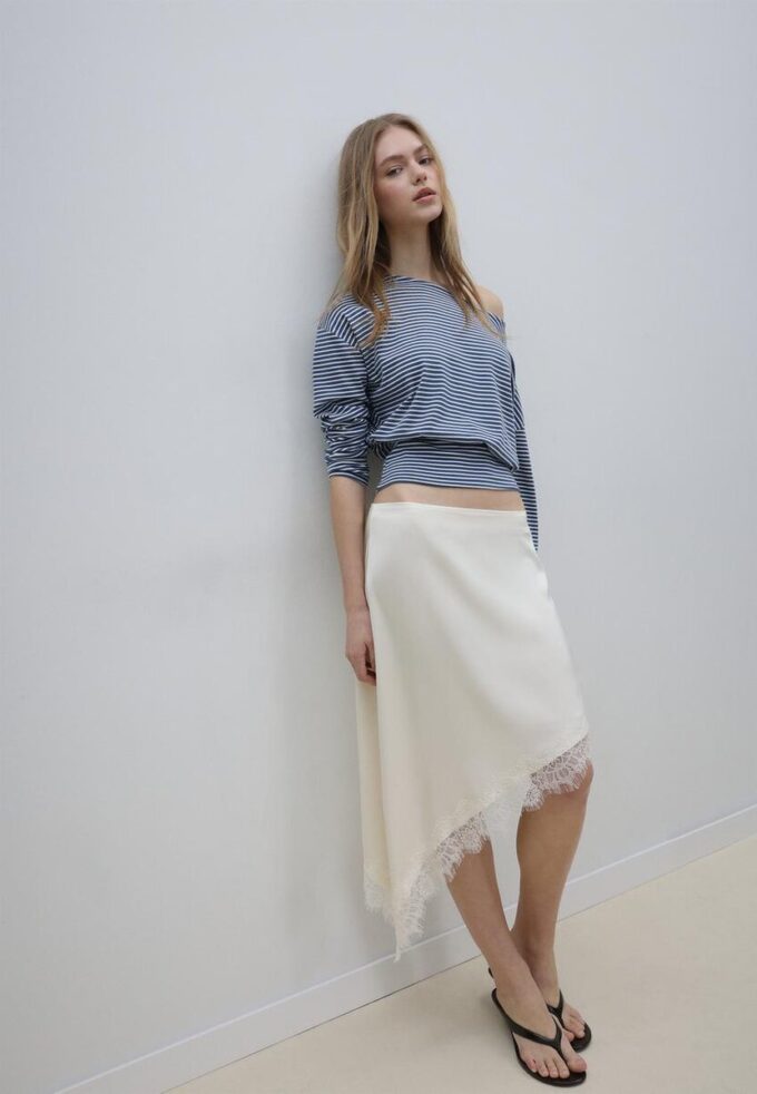 Langermet T-skjorte med båthals og stripete bånd