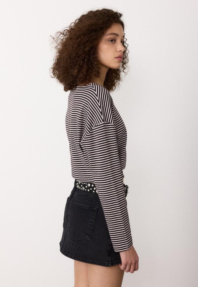 Langermet T-skjorte med båthals og stripete bånd