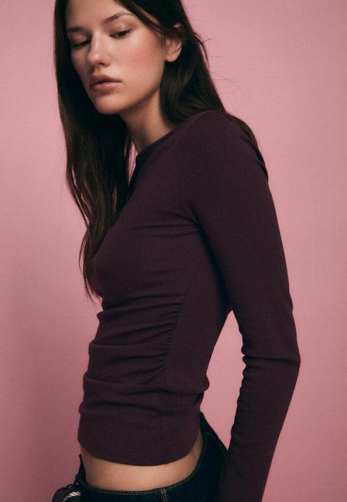 Langermet T-skjorte med rynk